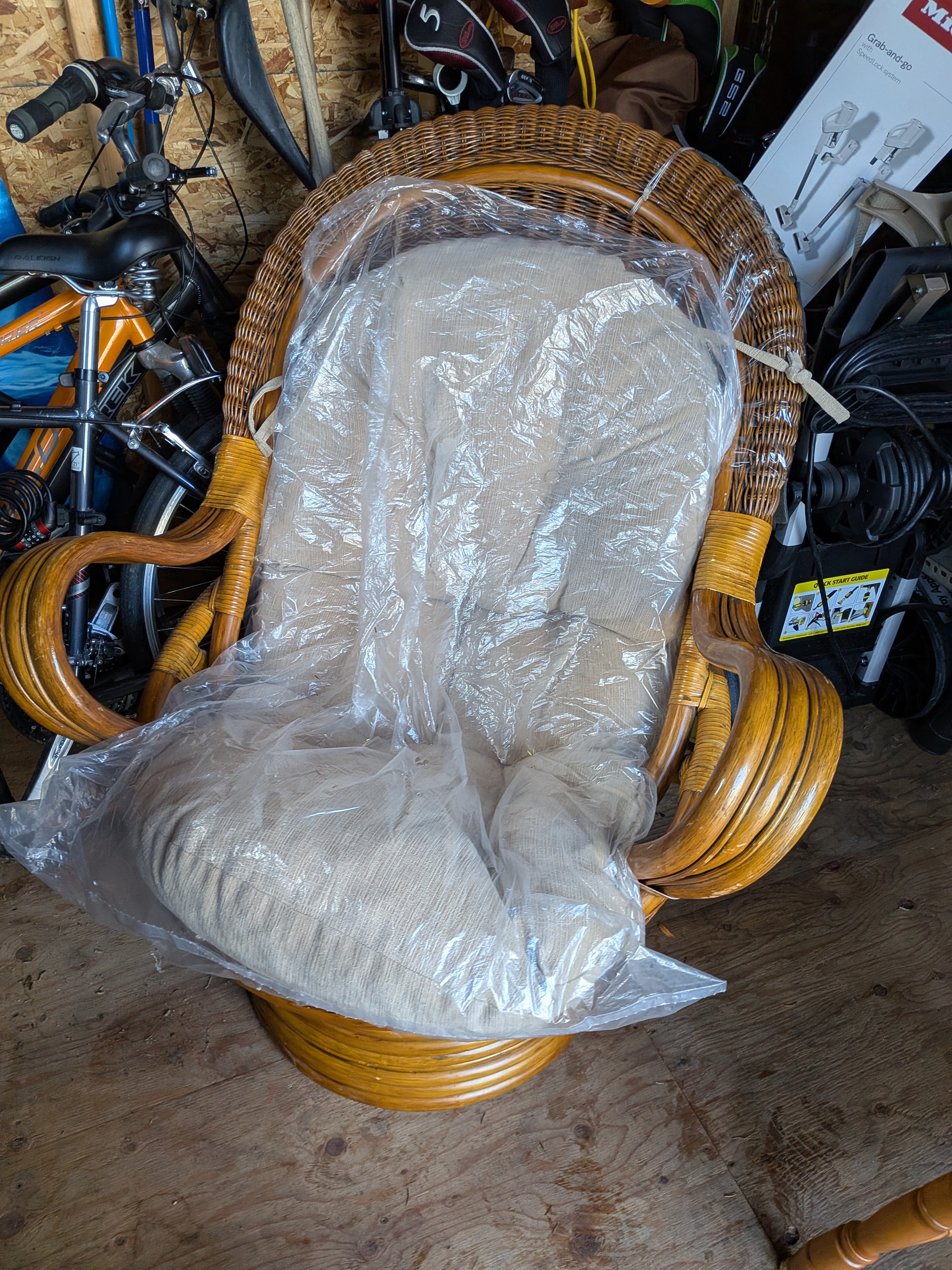 Custom Rattan/Wicker Revolving Leisure Chair